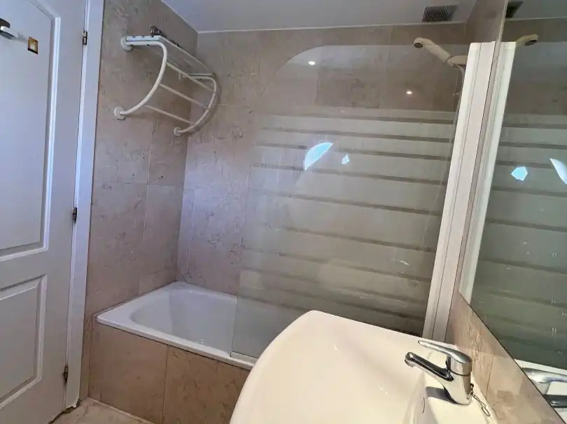 Casa o chalet en venta en Avenida de Francisco Guerrero, 6, Club de Campo Baño de Casa o chalet en venta en Club de Campo con Calefacción, Jardín privado y Parquet