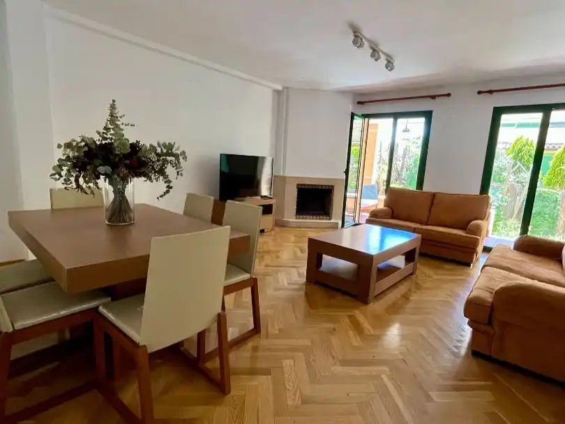 Haus oder Chalet zum Verkauf in Avenida de Francisco Guerrero, 6, Club de Campo Wohnzimmer von Haus oder Chalet zum Verkauf in Club de Campo mit Terrasse und Schwimmbad