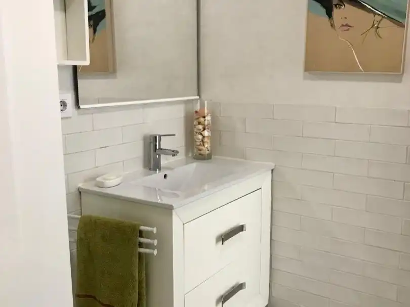 Apartamento de alquiler en Avenida Mar del Sur, 86, Torreguadiaro - San Diego Baño de Apartamento de alquiler en Sotogrande con Calefacción, Parquet y Amueblado