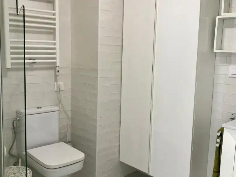 Apartamento de alquiler en Avenida Mar del Sur, 86, Torreguadiaro - San Diego Baño de Apartamento de alquiler en Sotogrande con Calefacción, Parquet y Amueblado