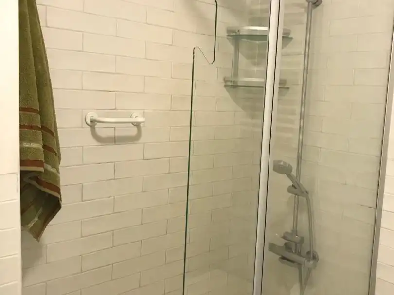 Apartamento de alquiler en Avenida Mar del Sur, 86, Torreguadiaro - San Diego Baño de Apartamento de alquiler en Sotogrande con Calefacción, Parquet y Amueblado