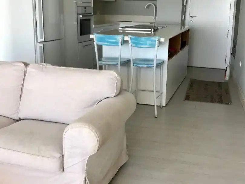Apartamento de alquiler en Avenida Mar del Sur, 86, Torreguadiaro - San Diego Sala de estar de Apartamento de alquiler en Sotogrande con Calefacción, Parquet y Amueblado