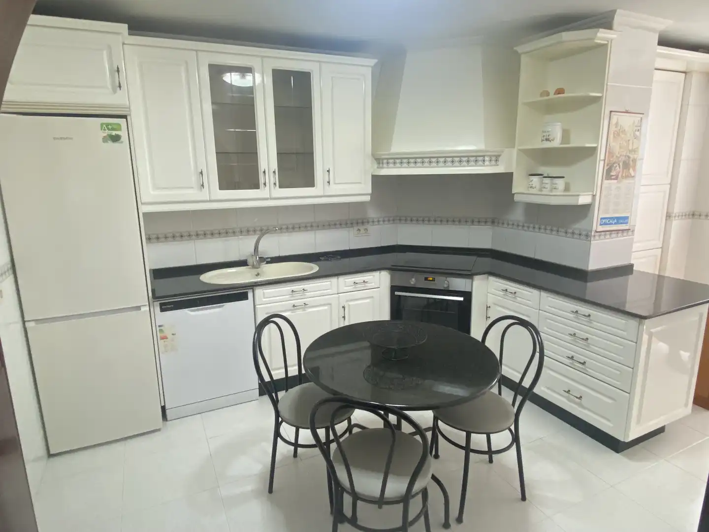 Piso en venta en Avenida Doutor Fleming, 73, Centro Cocina de Piso en venta en Ferrol con Balcón