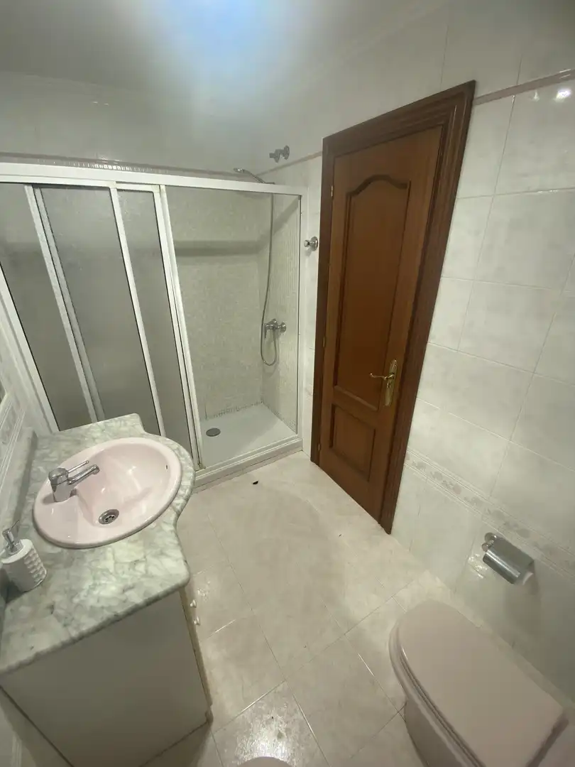 Piso en venta en Avenida Doutor Fleming, 73, Centro Baño de Piso en venta en Ferrol con Balcón