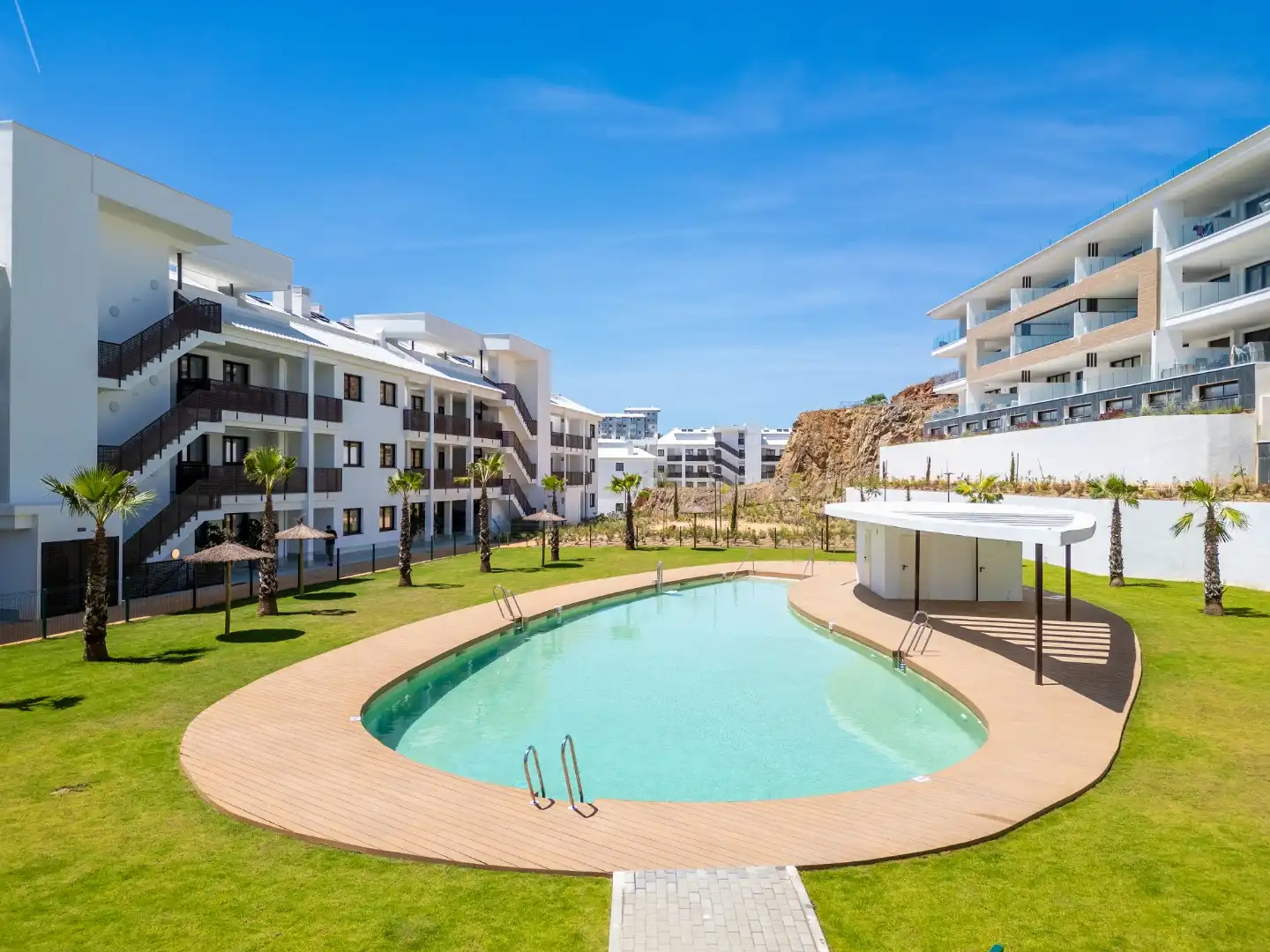 Piscina de Pis de lloguer en Fuengirola amb Aire condicionat, Calefacció i Jardí privat