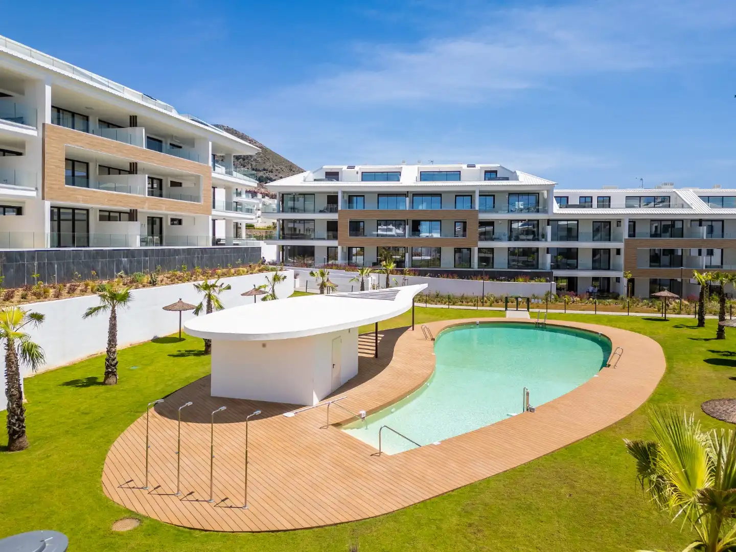 Vista exterior de Pis de lloguer en Fuengirola amb Aire condicionat, Calefacció i Jardí privat