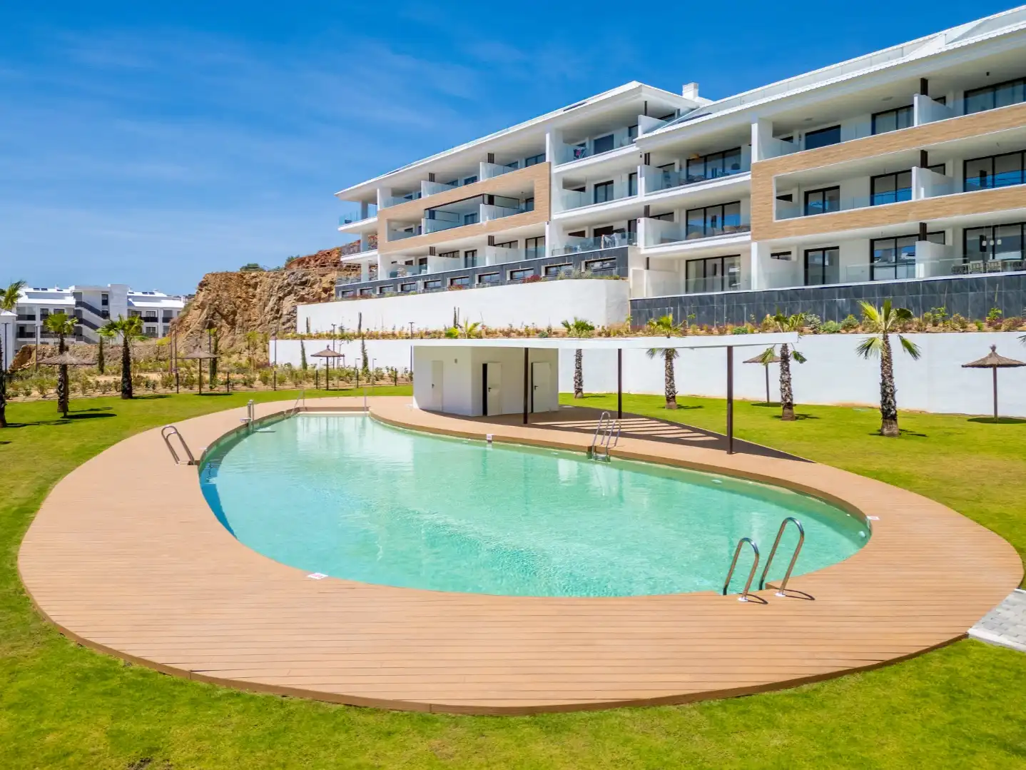Piscina de Pis de lloguer en Fuengirola amb Aire condicionat, Calefacció i Jardí privat