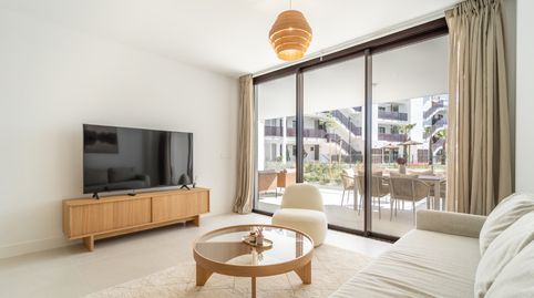 Foto 4 de Piso de alquiler en Avenida Fuengirola, 2, Las Gaviotas - Carvajal, Fuengirola
