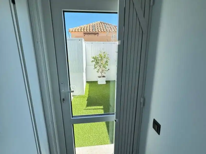 Dúplex en venta en Calle Francisco Diez Martinez, 1, Zona Carrefour - Urbanizaciones Terraza de Dúplex en venta en Torrevieja con Aire acondicionado, Terraza y Piscina