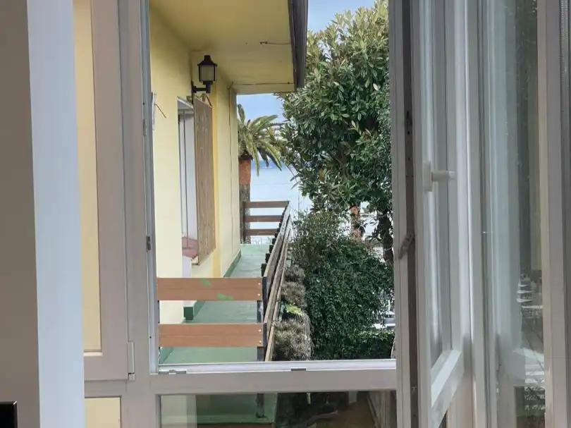 Terraza de Piso de alquiler en Oleiros con Amueblado y Parking comunitario