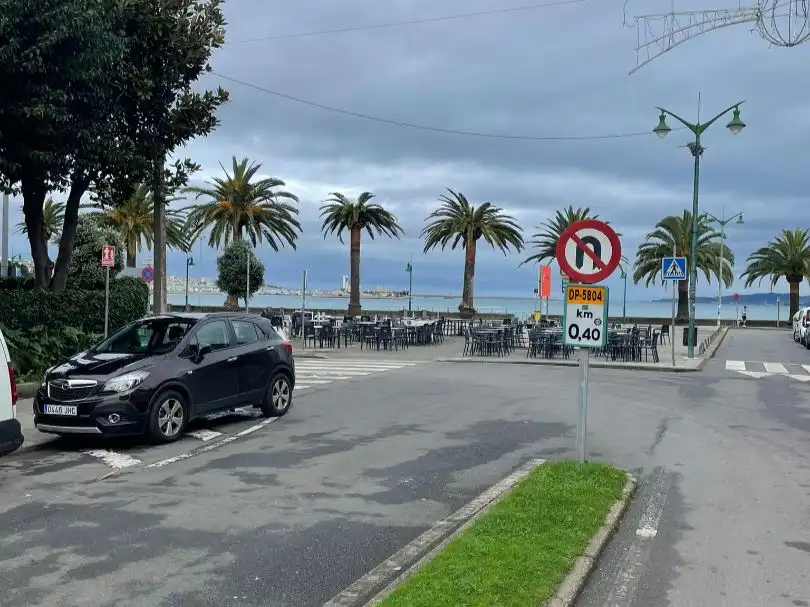Parking de Piso de alquiler en Oleiros con Amueblado y Parking comunitario
