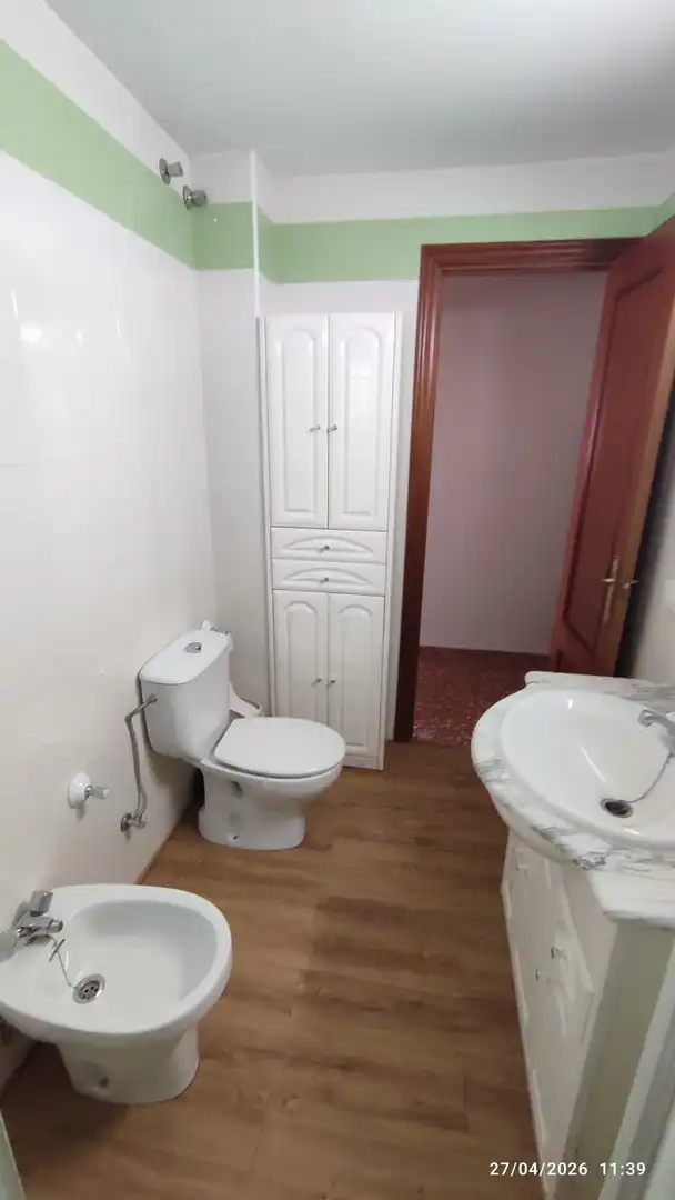 Bathroom of Flat for sale in Palma del Río  with Air Conditioner and Balcony