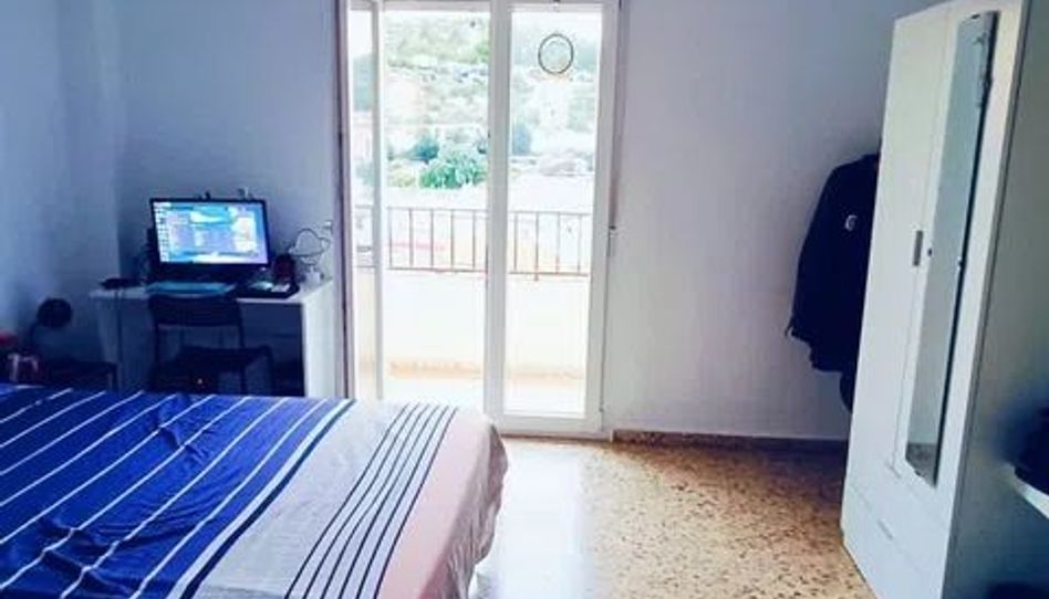 Habitación en Calle Ramón y Cajal, 27, Centro, Chiva - imagen 1 Foto 1 de Habitación en Calle Ramón y Cajal, 27, Centro, Chiva