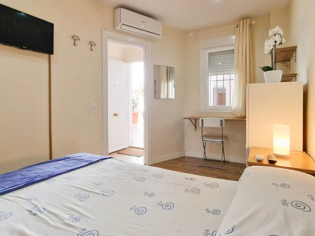 Bedroom of Apartments for rent in Badajoz  with Air Conditioner, Heating and Parquet flooring