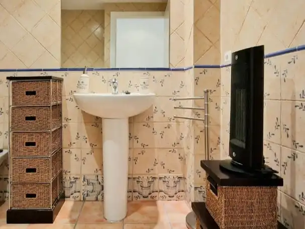 Bathroom of Apartments for rent in Badajoz  with Air Conditioner, Heating and Parquet flooring