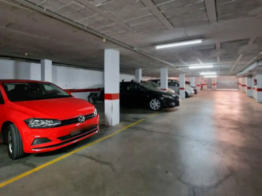 Parking of Apartments for rent in Badajoz  with Air Conditioner, Heating and Parquet flooring