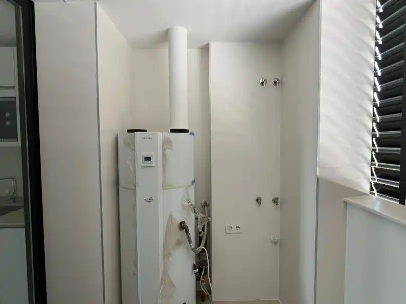 Badezimmer von Wohnung zur Miete in Torremolinos mit Klimaanlage, Heizung und Privatgarten