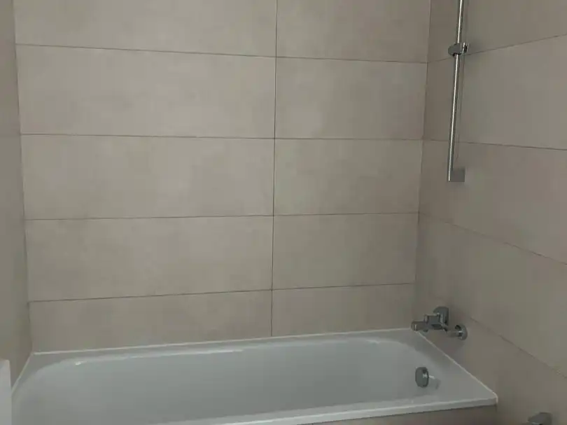 Badezimmer von Wohnung zur Miete in Torremolinos mit Klimaanlage, Heizung und Privatgarten