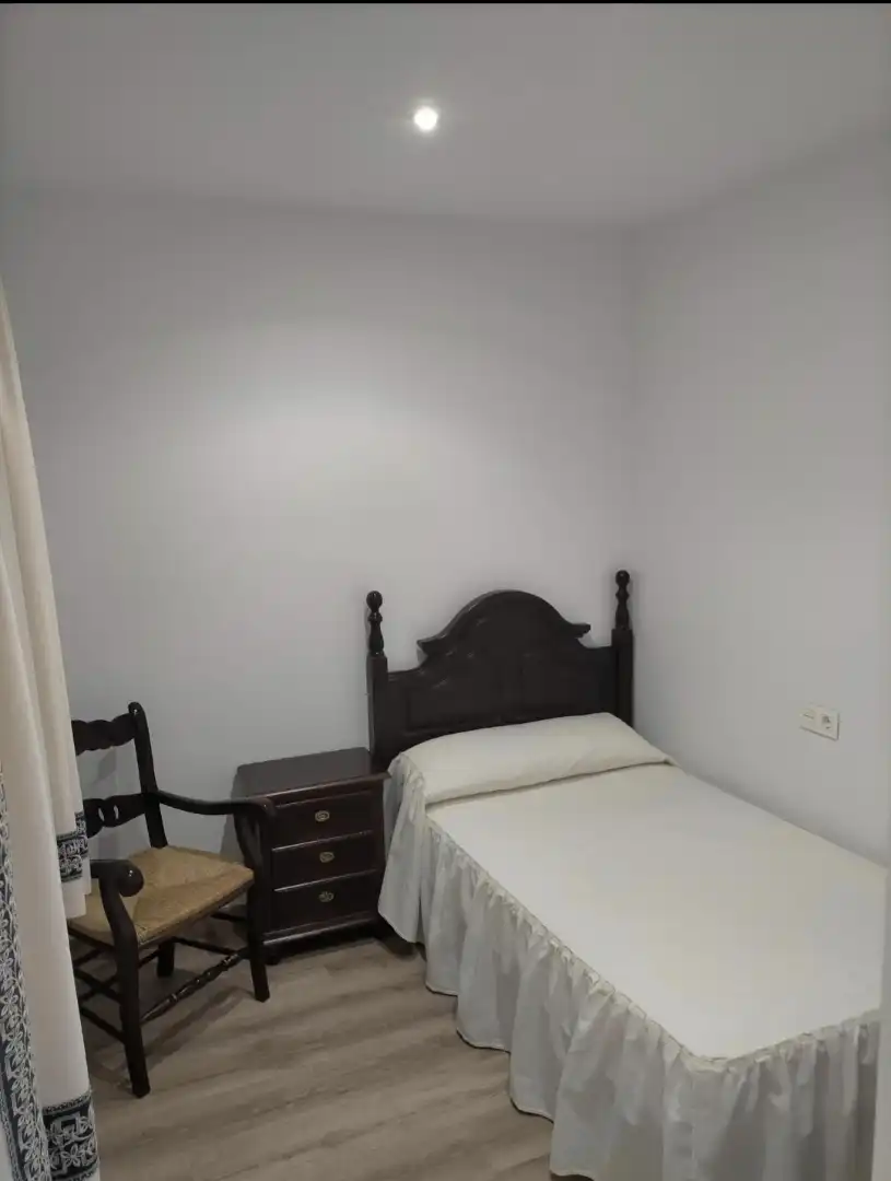 Dormitori de Pis de lloguer en Archidona amb Aire condicionat, Calefacció i Parquet
