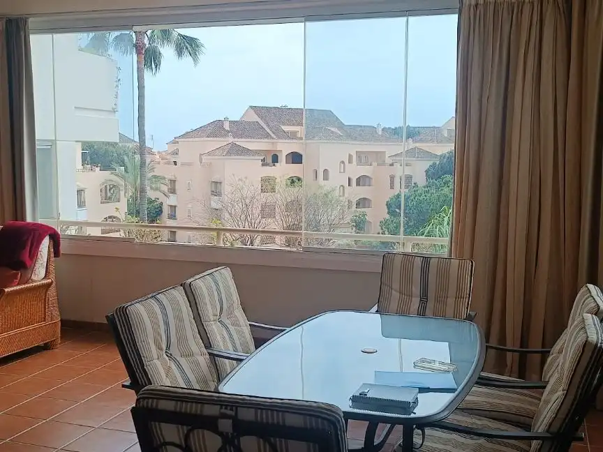 Apartamento en venta en Calle Tritòn, 4, Romana Playa Comedor de Apartamento en venta en Marbella con Aire acondicionado, Terraza y Piscina