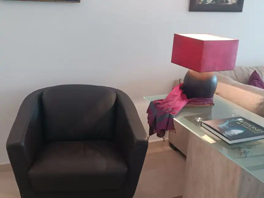 Apartamento en venta en Calle Tritòn, 4, Romana Playa Sala de estar de Apartamento en venta en Marbella con Aire acondicionado, Terraza y Piscina