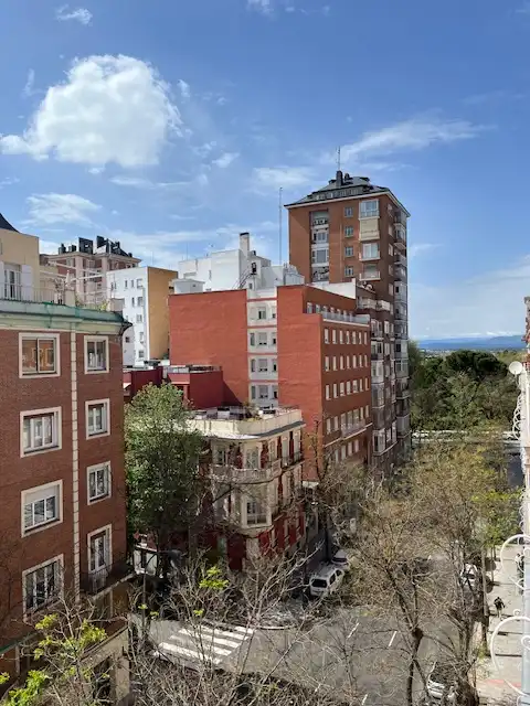 Vista exterior de Pis en venda en  Madrid Capital amb Aire condicionat i Terrassa