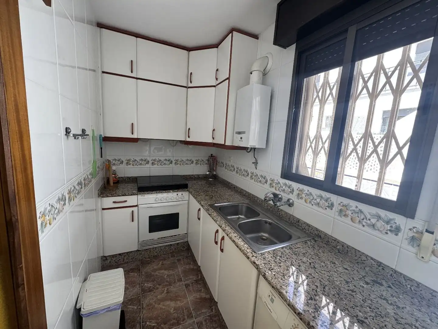Houses for sale in Carrer de Màlaga, 22, Playa Morro de Gos Kitchen of Houses for sale in Oropesa del Mar / Orpesa with Heating, Terrace and Storage room