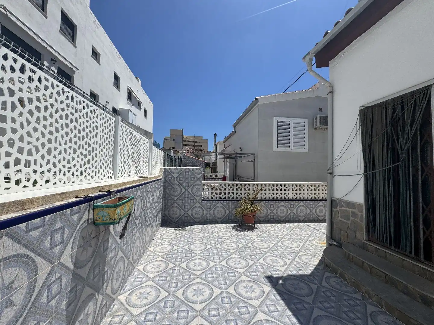 Houses for sale in Carrer de Màlaga, 22, Playa Morro de Gos Exterior view of Houses for sale in Oropesa del Mar / Orpesa with Heating, Terrace and Storage room