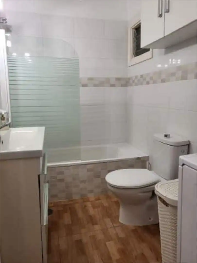 Flat for rent in Bajamar Bathroom of Flat for rent in San Cristóbal de la Laguna with Furnished