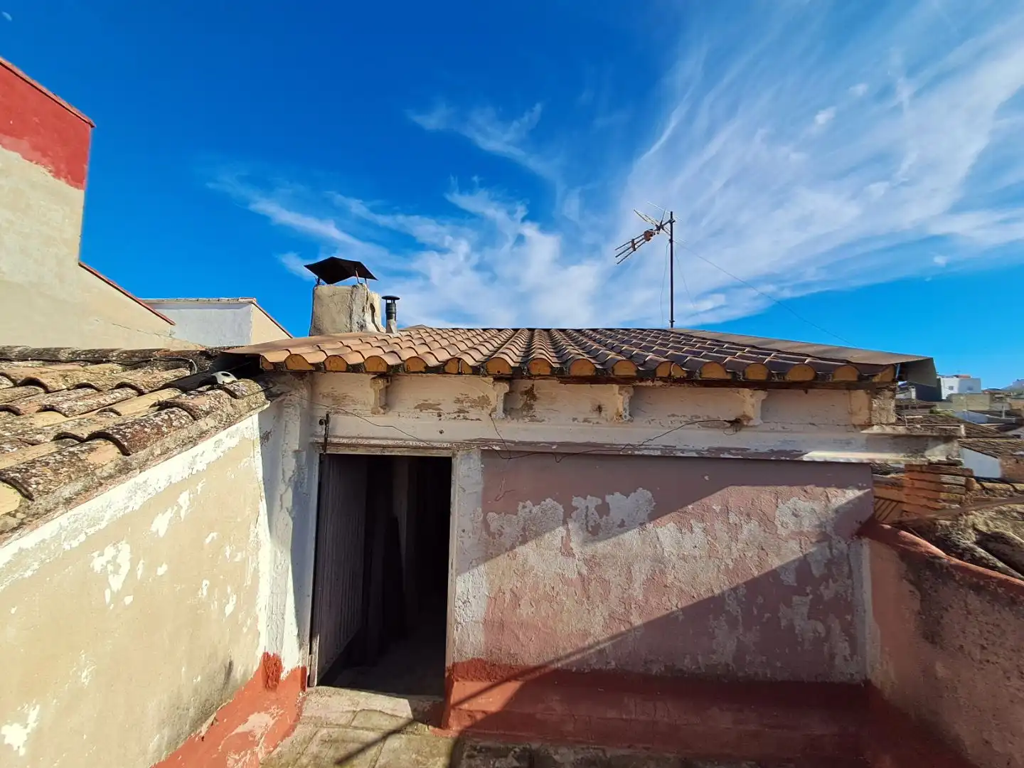 Casa adosada en venta en Carrer la Barra, 50, Turís Vista exterior de Casa adosada en venta en Turís con Terraza, Trastero y Amueblado