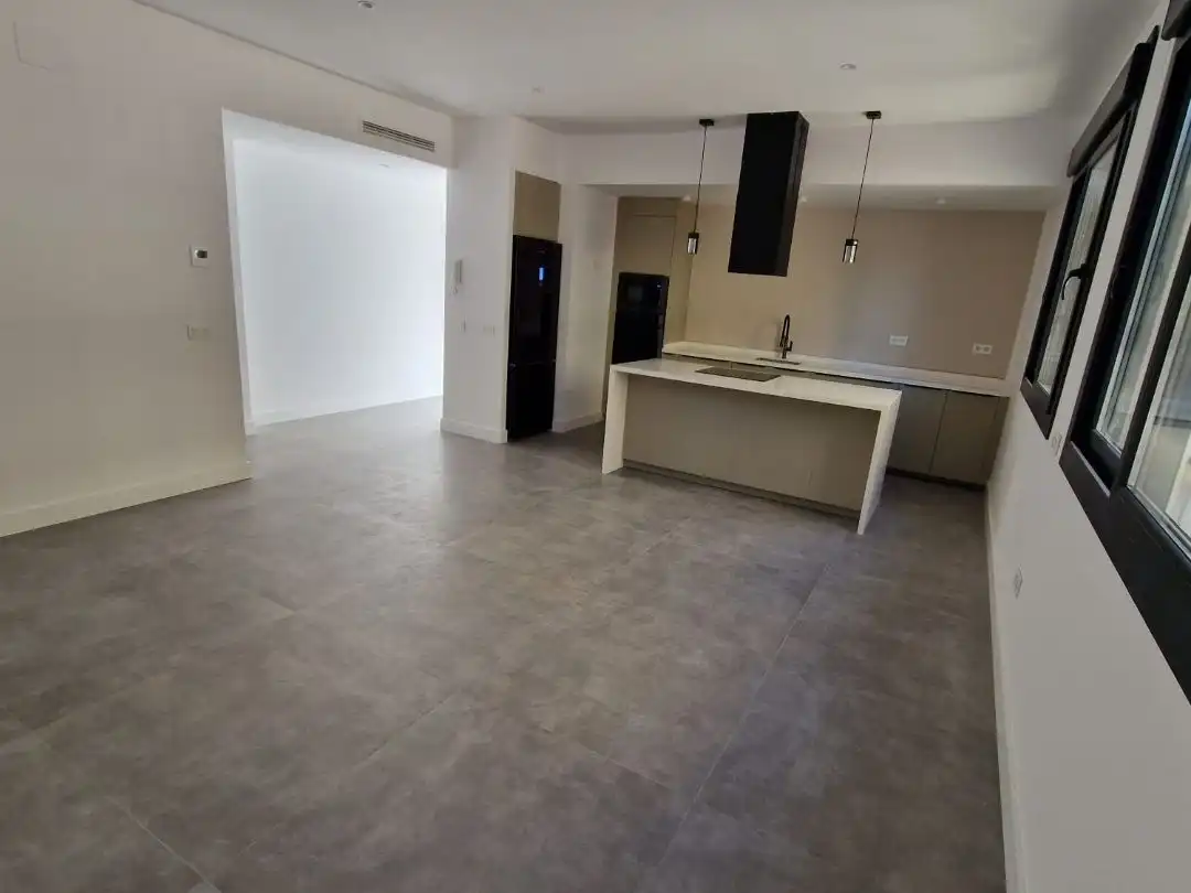 Flat for sale in  Sevilla Capital  with Air Conditioner