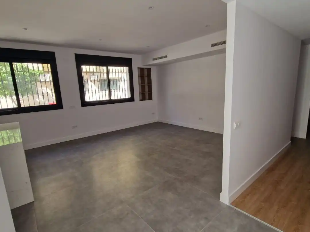 Flat for sale in  Sevilla Capital  with Air Conditioner