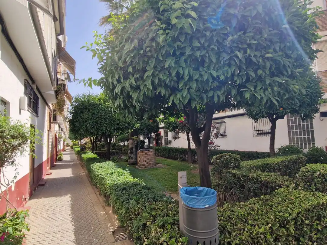 Exterior view of Flat for sale in  Sevilla Capital  with Air Conditioner