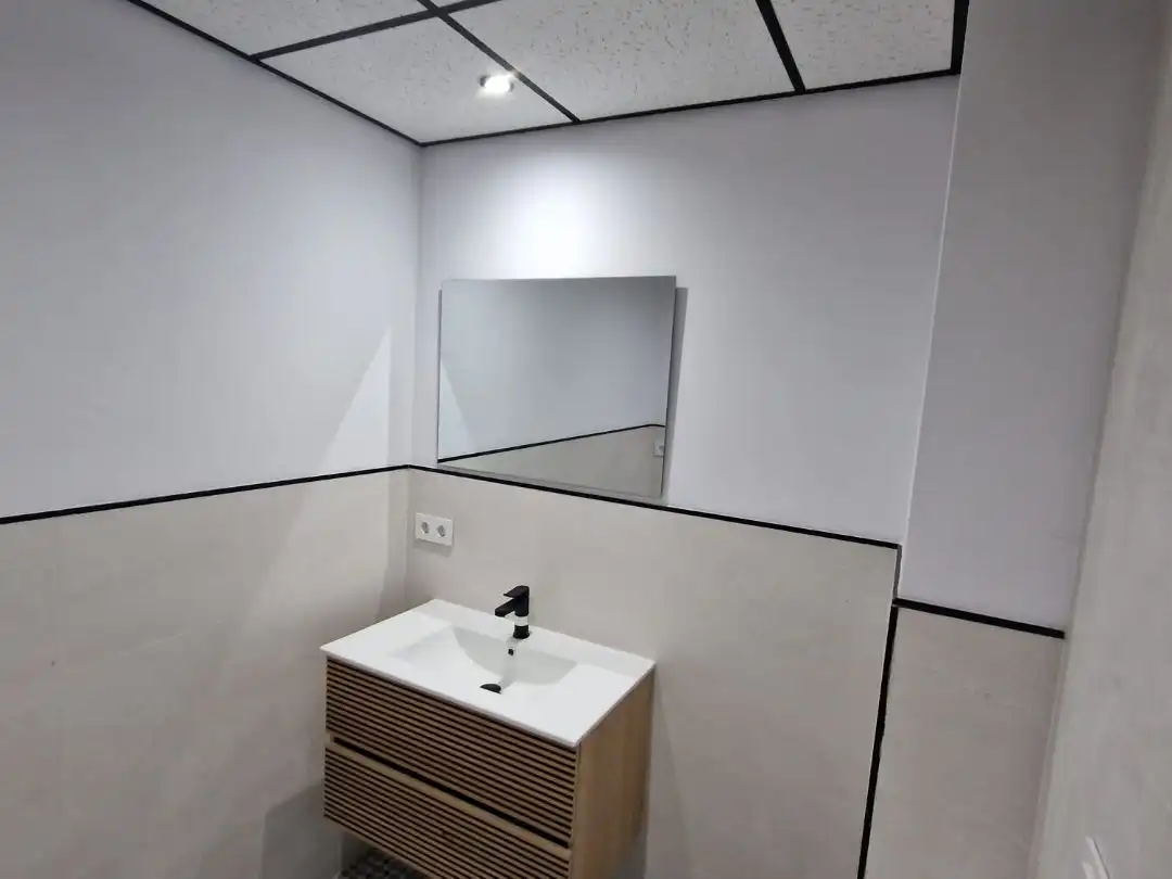 Bathroom of Flat for sale in  Sevilla Capital  with Air Conditioner