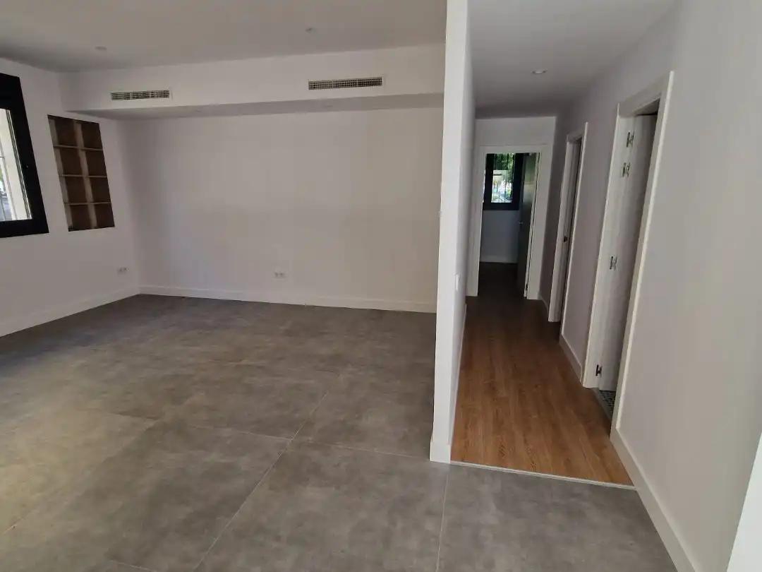 Flat for sale in  Sevilla Capital  with Air Conditioner
