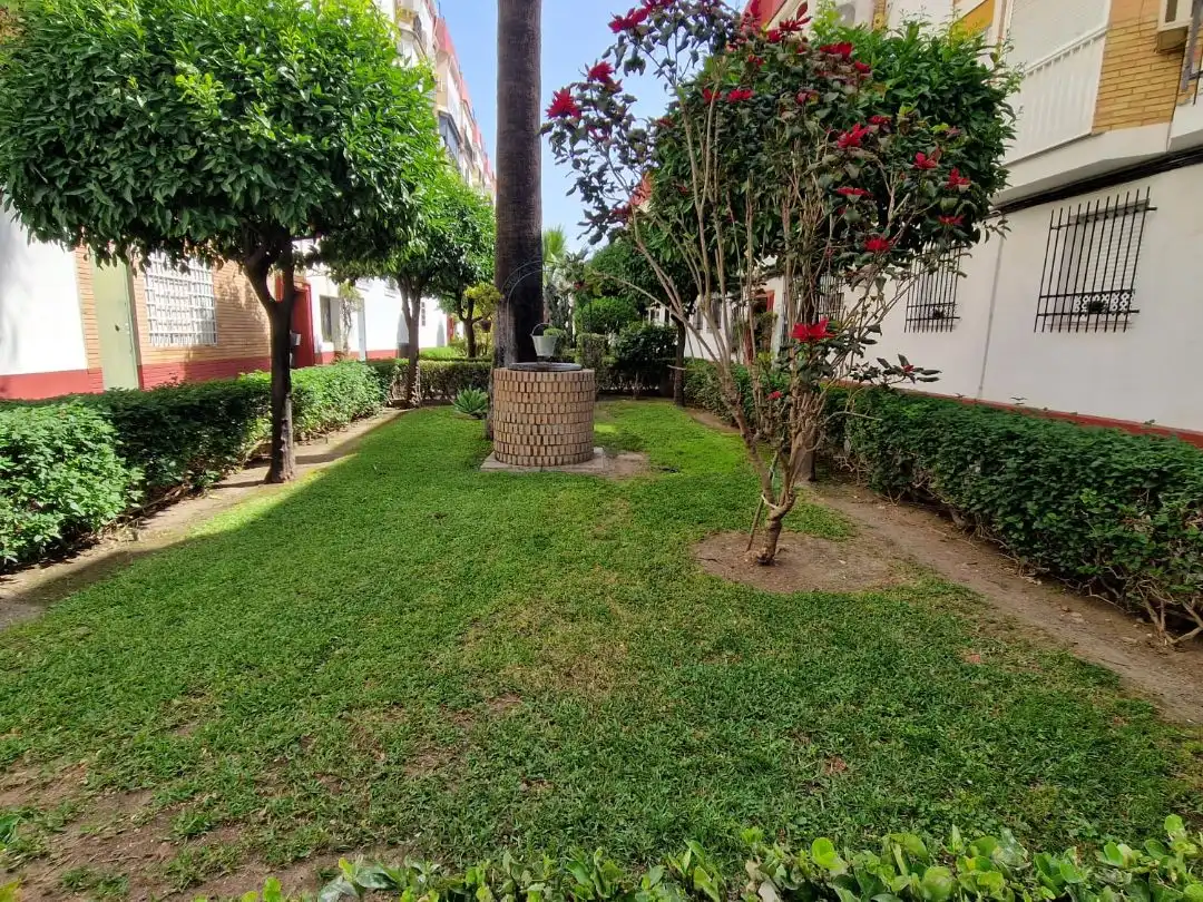 Garden of Flat for sale in  Sevilla Capital  with Air Conditioner