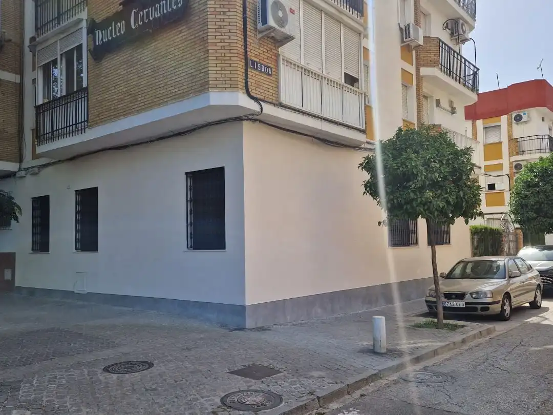 Exterior view of Flat for sale in  Sevilla Capital  with Air Conditioner