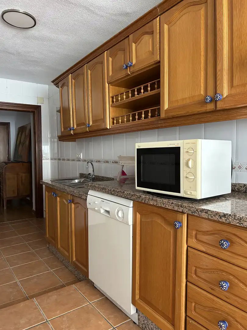 Pis de lloguer a Calle Médico Manero Mollà, 9, Barrio del Centro Cuina de Pis de lloguer en Alicante / Alacant amb Aire condicionat, Calefacció i Parquet