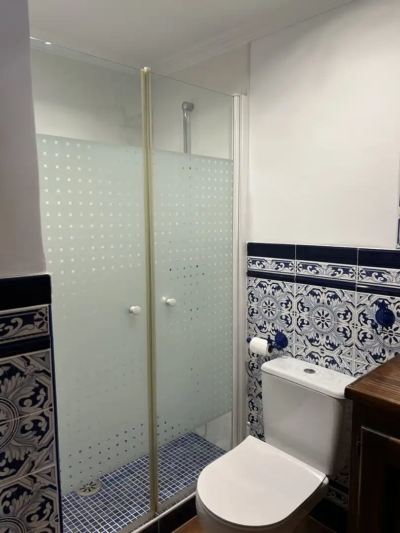 Pis de lloguer a Calle Médico Manero Mollà, 9, Barrio del Centro Bany de Pis de lloguer en Alicante / Alacant amb Aire condicionat, Calefacció i Parquet