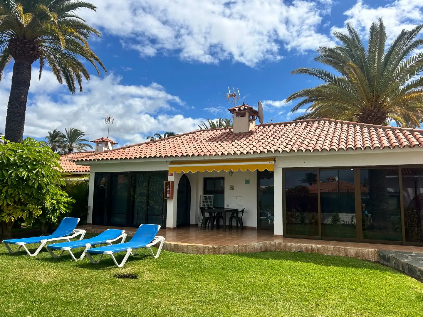 Casa o chalet de alquiler en Avenida de Gran Canaria, 14, San Bartolomé de Tirajana Vista exterior de Casa o chalet de alquiler en San Bartolomé de Tirajana con Aire acondicionado, Terraza y Piscina