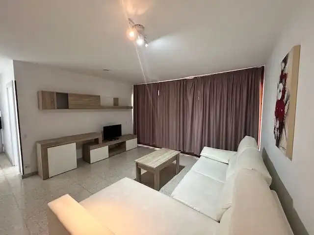 Casa o chalet de alquiler en Avenida de Gran Canaria, 14, San Bartolomé de Tirajana Sala de estar de Casa o chalet de alquiler en San Bartolomé de Tirajana con Aire acondicionado, Terraza y Piscina