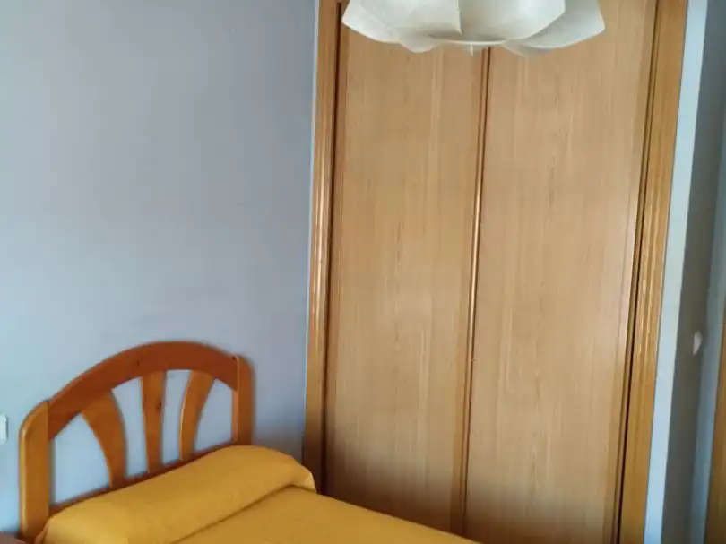 Piso de alquiler en Calle Maestre Juan de Secaduras, 2, Hervencias Habitación de Piso de alquiler en Ávila con Calefacción, Parquet y Terraza