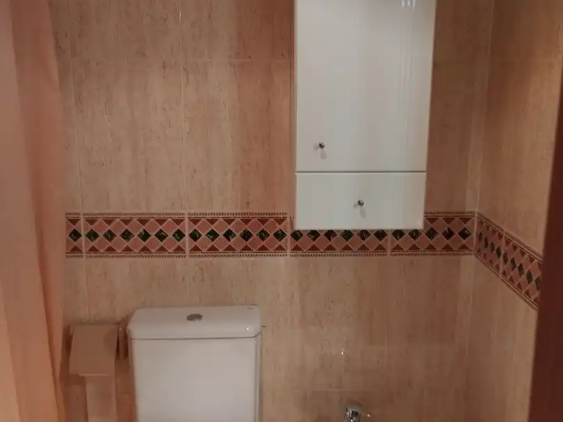 Piso de alquiler en Calle Maestre Juan de Secaduras, 2, Hervencias Baño de Piso de alquiler en Ávila con Calefacción, Parquet y Terraza
