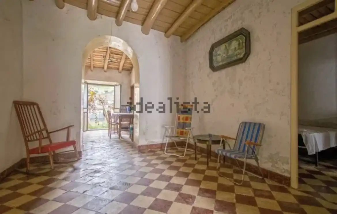 Vista exterior de Casa o xalet en venda en Almadén de la Plata amb Terrassa