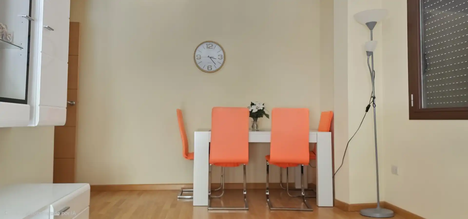 Piso en venta en SO-920, 12, San Leonardo de Yagüe Comedor de Piso en venta en San Leonardo de Yagüe con Calefacción, Parquet y Trastero
