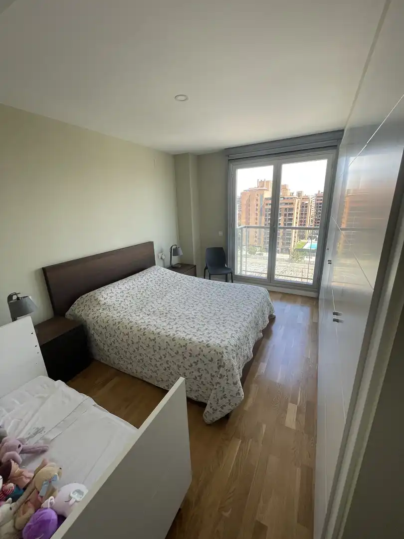 Dormitori de Àtic de lloguer en Valencia amb Aire condicionat, Calefacció i Parquet