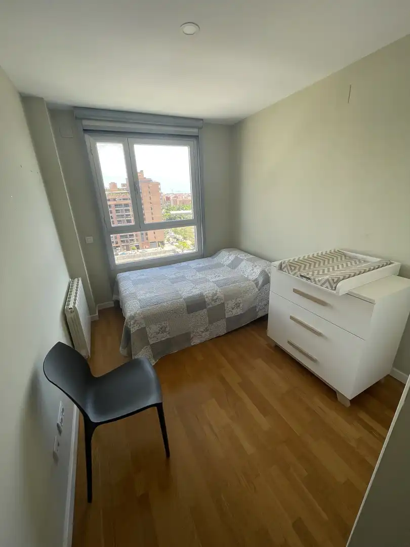Dormitori de Àtic de lloguer en Valencia amb Aire condicionat, Calefacció i Parquet