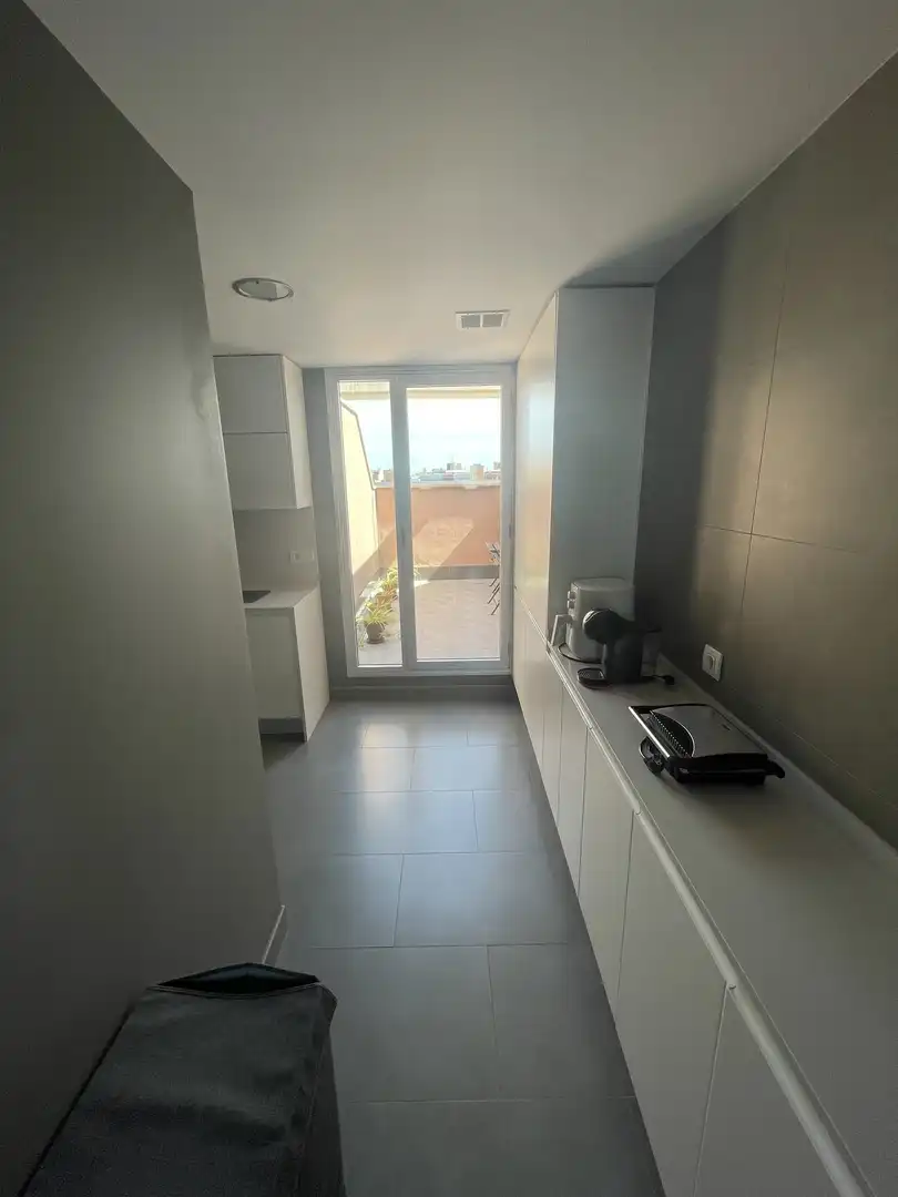 Cuina de Àtic de lloguer en Valencia amb Aire condicionat, Calefacció i Parquet