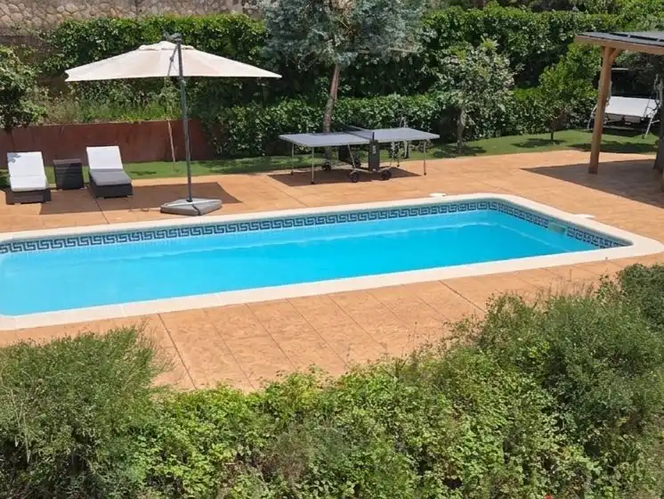 Haus oder Chalet zum Verkauf in Calle Coruña, 32, Pedrezuela Schwimmbecken von Haus oder Chalet zum Verkauf in Pedrezuela mit Klimaanlage, Terrasse und Schwimmbad