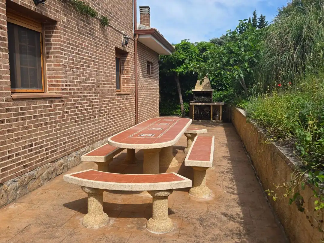 Houses for sale in Calle Coruña, 32, Pedrezuela Terrace of Houses for sale in Pedrezuela with Air Conditioner, Terrace and Swimming Pool